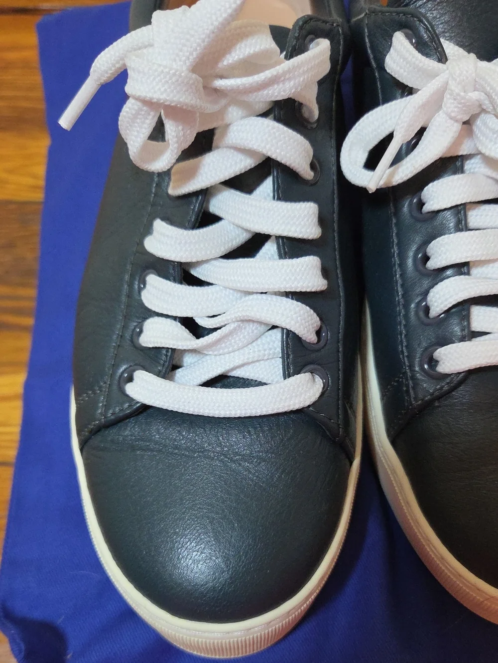 Stuart Weitzman Klee Low-top Lace-up Leather Sneakers In Deep Forest Green 9.5